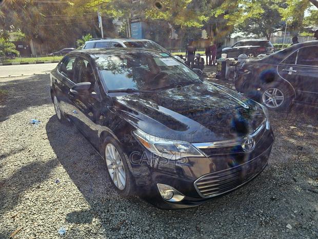 Toyota Avalon XLE Touring Sedan FWD (3.5L 6cyl 6A) 2013 Black