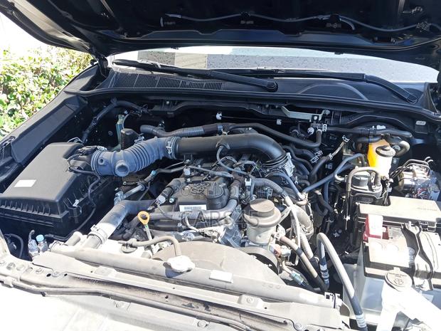 Toyota Hilux 2025 Black