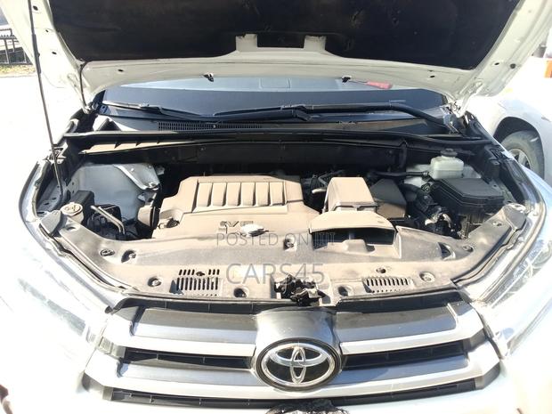 Toyota Highlander Limited 4dr SUV (3.5L 6cyl 6A) 2015 White