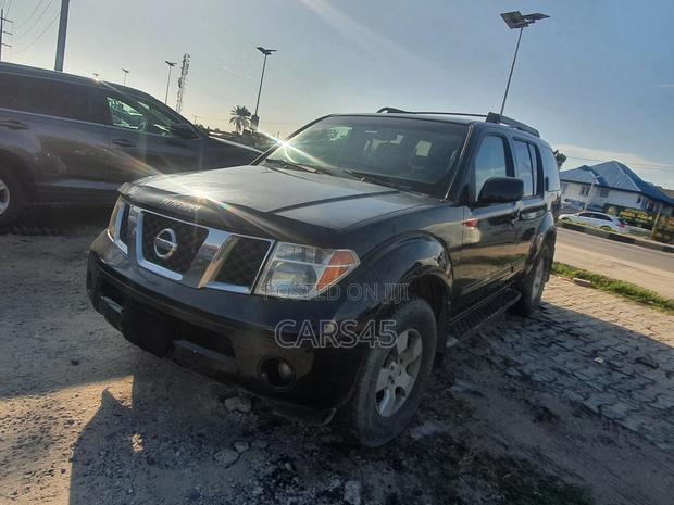 Nissan Pathfinder 2007 Black
