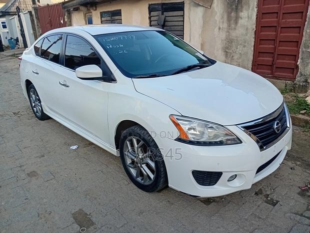 Nissan Sentra SR 4dr Sedan (1.8L 4cyl CVT) 2014 White