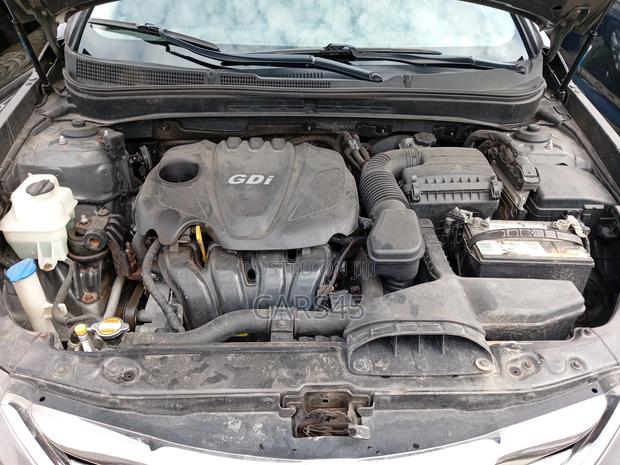 Hyundai Sonata GLS Sedan FWD (2.4L 4cyl 6A) 2011 Gray