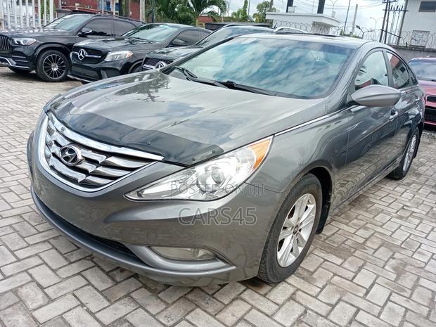 Hyundai Sonata GLS Sedan FWD (2.4L 4cyl 6A) 2011 Gray