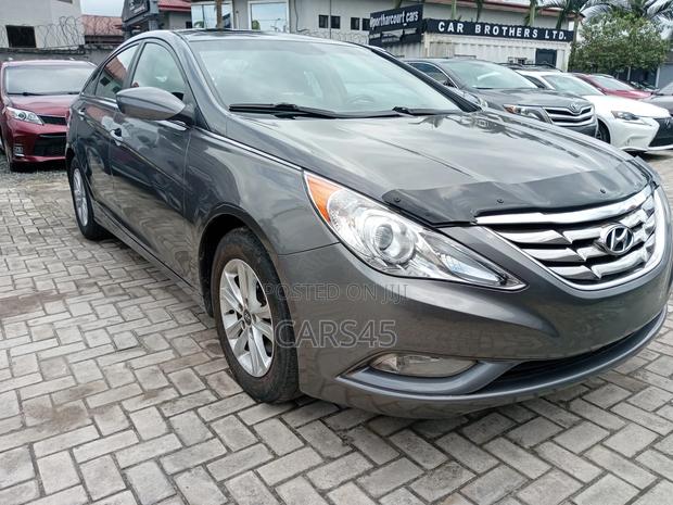 Hyundai Sonata GLS Sedan FWD (2.4L 4cyl 6A) 2011 Gray