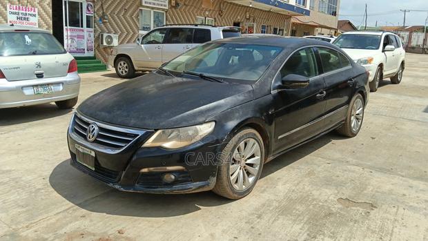 Volkswagen Passat 2011 Black