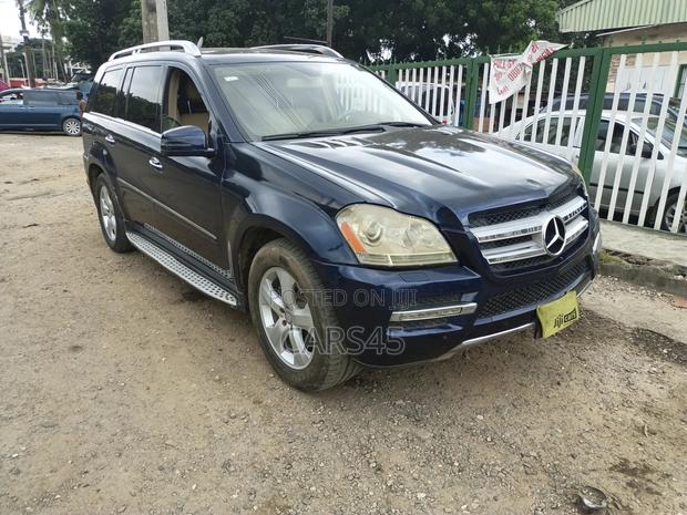 Mercedes-Benz GL-Class 2011 Blue