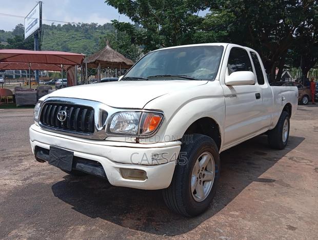 Toyota Tacoma 2004 White