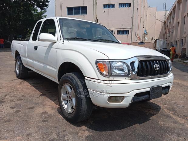 Toyota Tacoma 2004 White