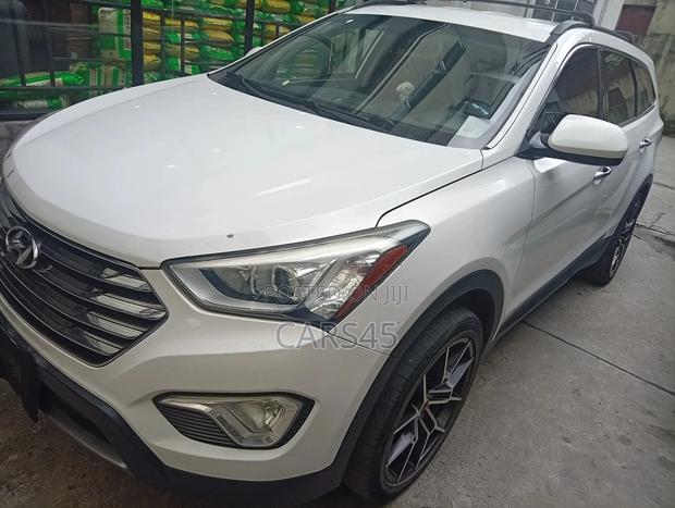 Hyundai Santa Fe 2014 White