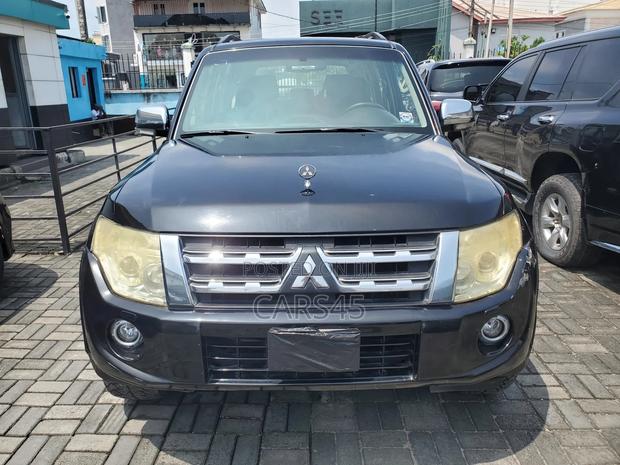 Mitsubishi Pajero 2012 Black