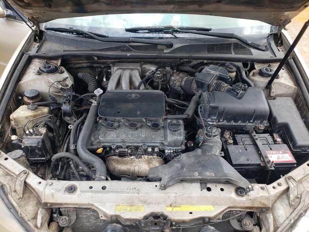 Toyota Camry 2002 Gold