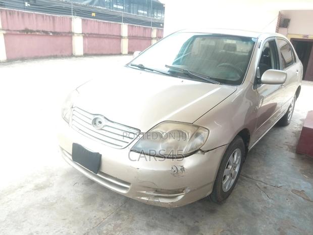 Toyota Corolla 2004 Gold