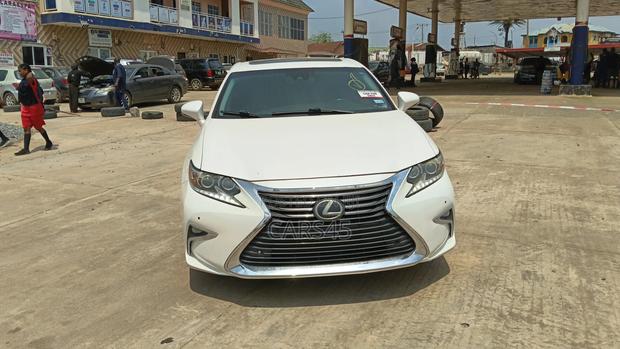 Lexus ES 350 FWD 2017 White