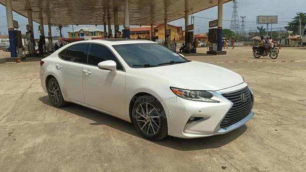 Lexus ES 350 FWD 2017 White