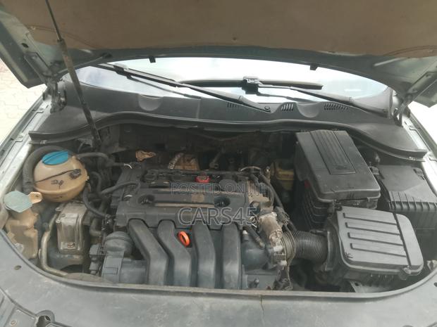 Volkswagen Passat 2006 Blue