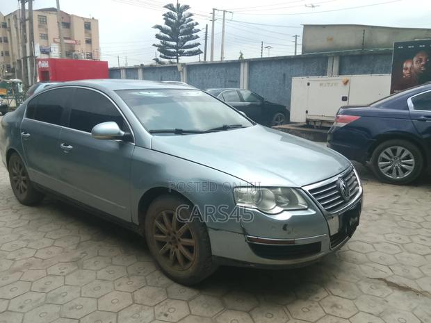 Volkswagen Passat 2006 Blue