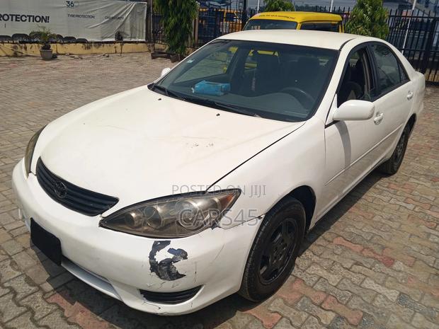 Toyota Camry 2005 White