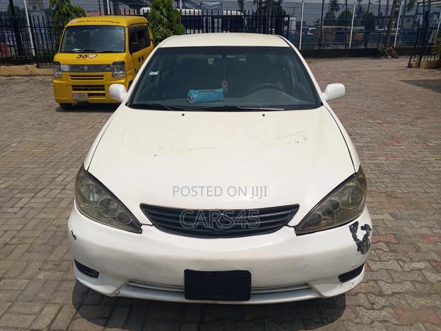 Toyota Camry 2005 White