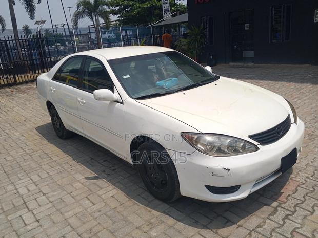 Toyota Camry 2005 White