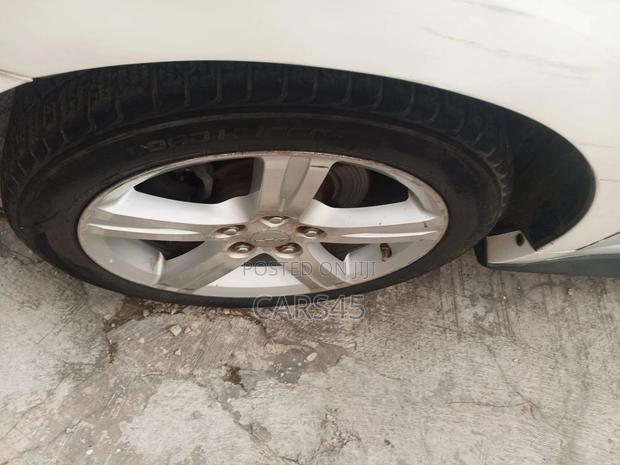 Pontiac Vibe 2009 White
