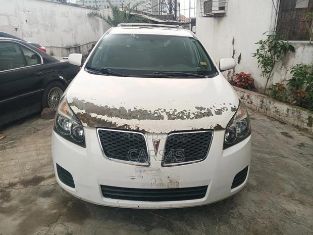 Pontiac Vibe 2009 White