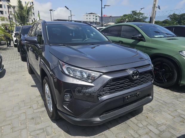 Toyota RAV4 2021 Gray