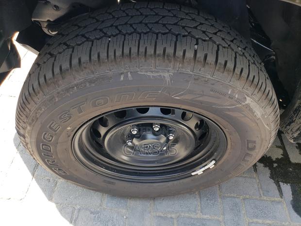 Toyota Hilux 2025 Black
