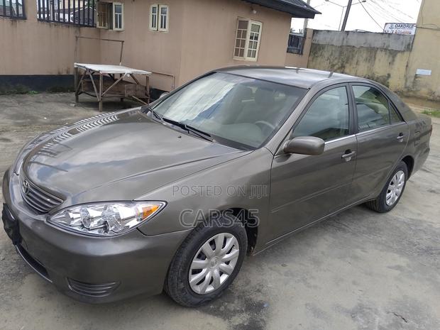 Toyota Camry 2006 Gray