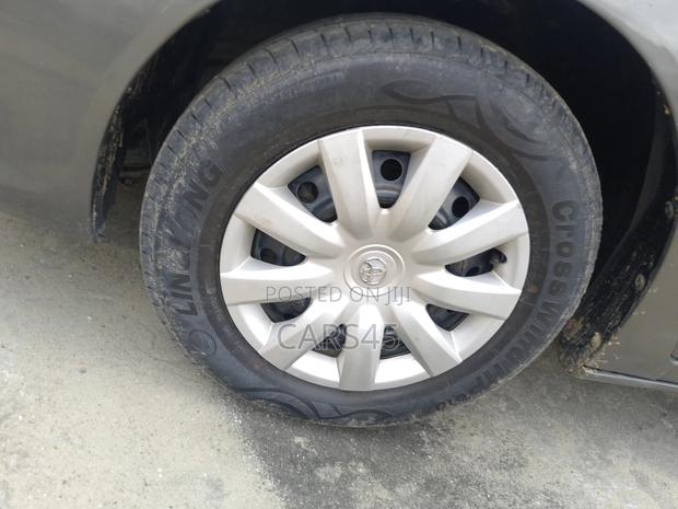 Toyota Camry 2006 Gray