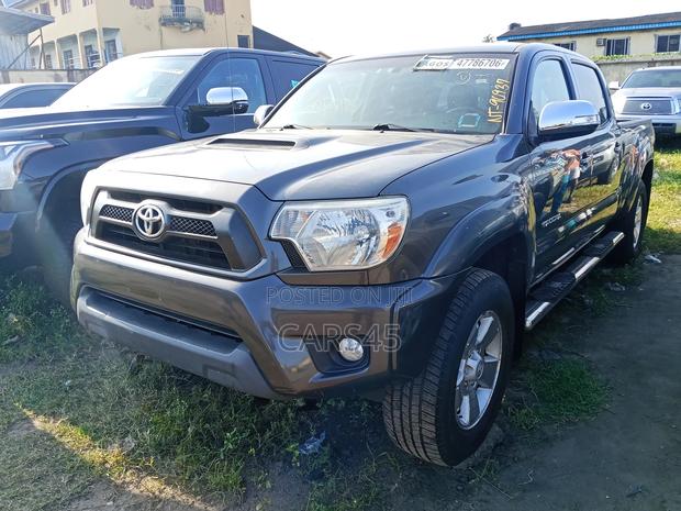 Toyota Tacoma 2014 Gray