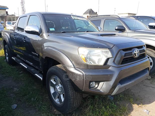 Toyota Tacoma 2014 Gray