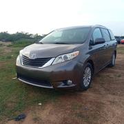 Toyota Sienna LE 7-Passenger 4dr Minivan AWD (3.5L 6cyl 6A) 2015 Gray for sale