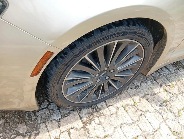 Lincoln MKZ 2017 Gold