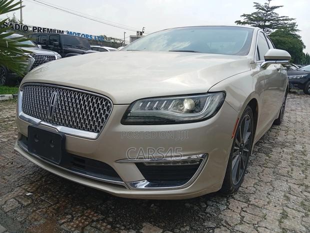 Lincoln MKZ 2017 Gold