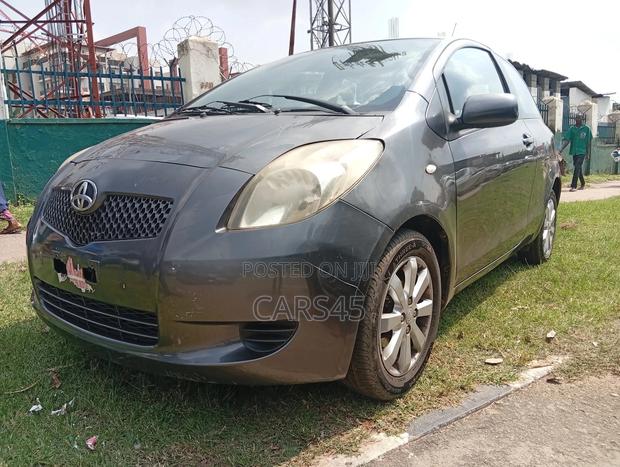 Toyota Yaris 2009 Gray