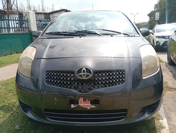 Toyota Yaris 2009 Gray