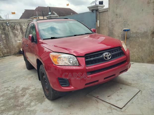 Toyota RAV4 2010 Red