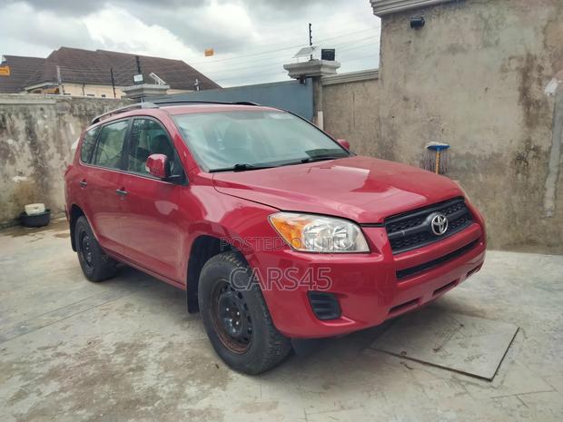 Toyota RAV4 2010 Red