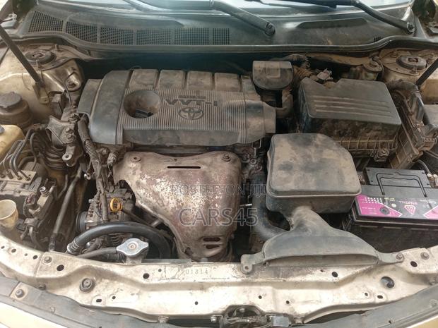 Toyota Camry 2011 Gold
