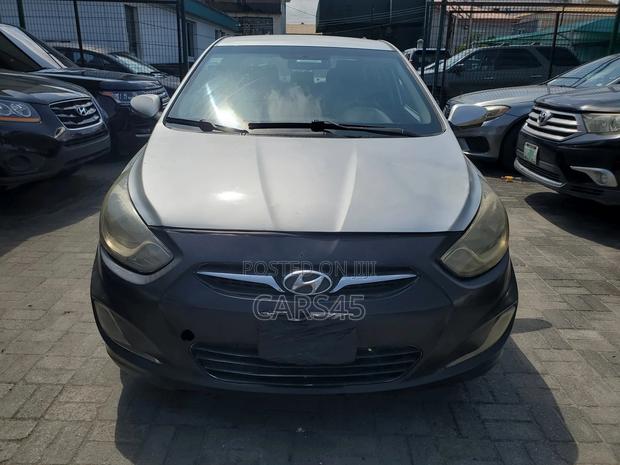 Hyundai Accent 2014 Silver