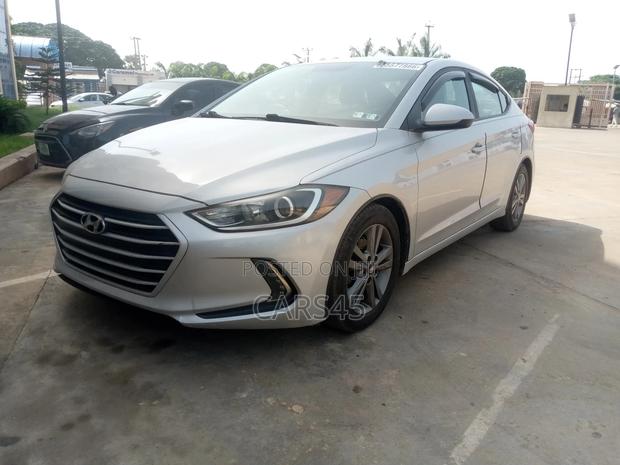 Hyundai Elantra 2017 Silver