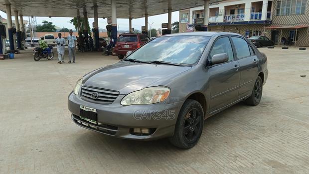 Toyota Corolla 2005 Gray