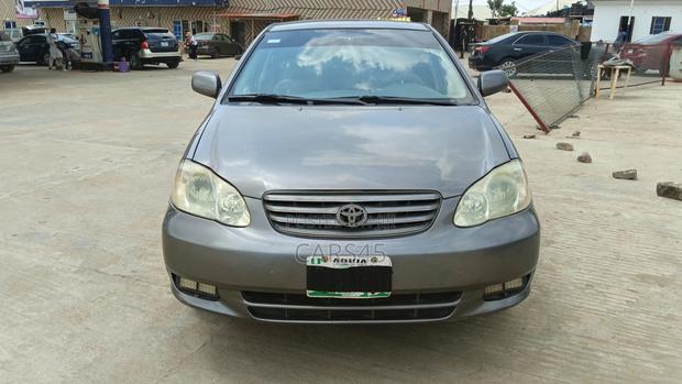 Toyota Corolla 2005 Gray