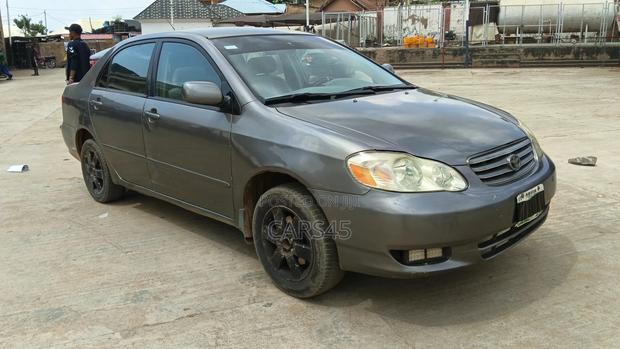 Toyota Corolla 2005 Gray