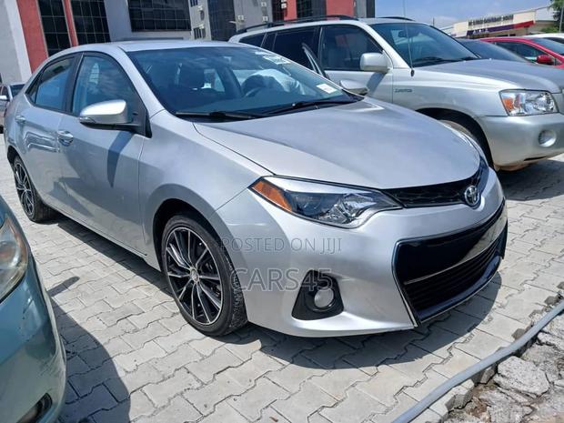 Toyota Corolla S 4dr Sedan (1.8L 4cyl CVT) 2016 Silver