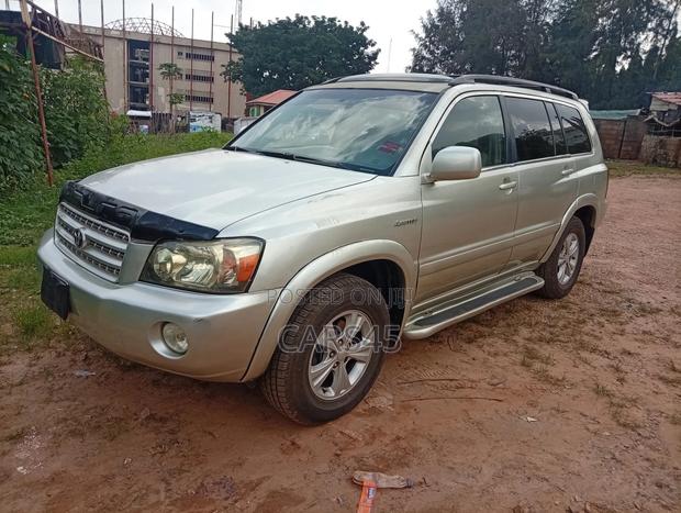 Toyota Highlander 2004 Beige