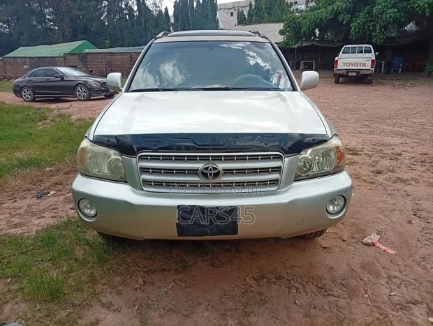 Toyota Highlander 2004 Beige