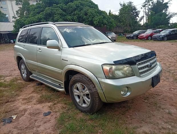 Toyota Highlander 2004 Beige
