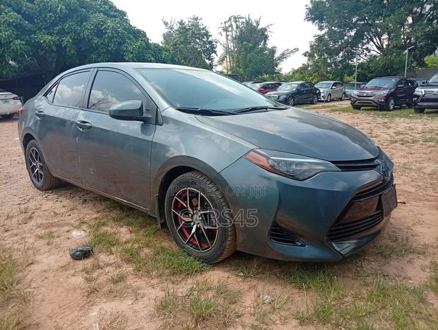 Toyota Corolla 2018 Gray