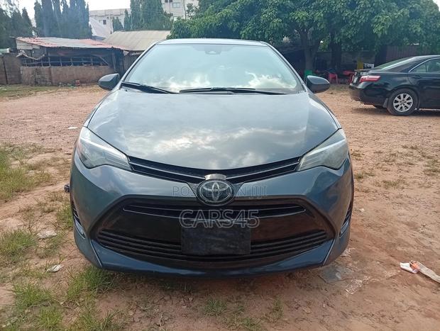Toyota Corolla 2018 Gray